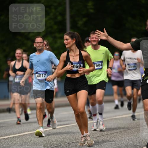 29.06.2025 - hella hamburg halbmarathon Dr. Thomas Lammeyer http://msf.ph/oto/8260744 29.06.2025 10:35:14 Kennedybrücke 1059, 1097, 1472, 1547, 1979, 2414, 2754, 2755, 2914, 3131, 3281, 3443, 4561, 4817, 5437, 5943, 6057, 6078, 6195, 6546, 6616, 6725, 6787, 7120, 7604, 7772, 8050, 8812, 8941, 10586 meine-sportfotos.de