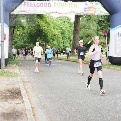 29.06.2025 - hella hamburg halbmarathon MichiJ http://msf.ph/oto/8260764 29.06.2025 10:29:52 Zwischen KM18-KM19 2579, 5410, 7378, 9659, 9755, 14661, 14820, 17720, 18049, 18442 meine-sportfotos.de