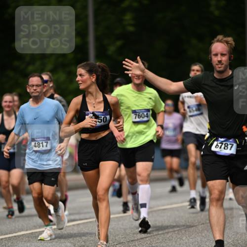 29.06.2025 - hella hamburg halbmarathon Dr. Thomas Lammeyer http://msf.ph/oto/8260823 29.06.2025 10:35:14 Kennedybrücke 1059, 1097, 1472, 1547, 1979, 2414, 2754, 2755, 2914, 3131, 3281, 3443, 4561, 4817, 5437, 5943, 6057, 6078, 6195, 6546, 6616, 6725, 6787, 7120, 7604, 7772, 8050, 8812, 8941, 10586 meine-sportfotos.de