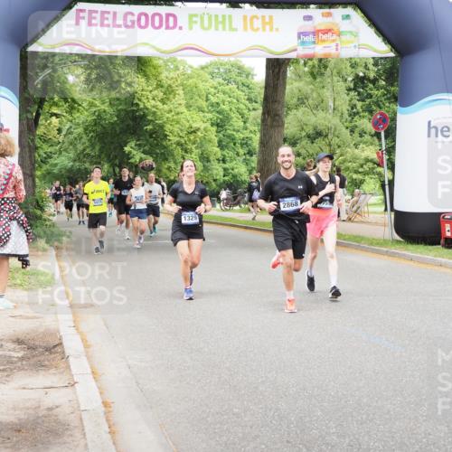 29.06.2025 - hella hamburg halbmarathon MichiJ http://msf.ph/oto/8260914 29.06.2025 10:53:44 Zwischen KM18-KM19 1329, 2868, 5976, 10213, 12313, 16546, 17500 meine-sportfotos.de