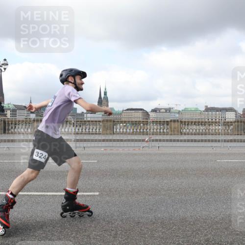 29.06.2025 - hella hamburg halbmarathon Lena Gebhardt http://msf.ph/oto/8260956 29.06.2025 09:03:37 Lombardsbrücke  meine-sportfotos.de