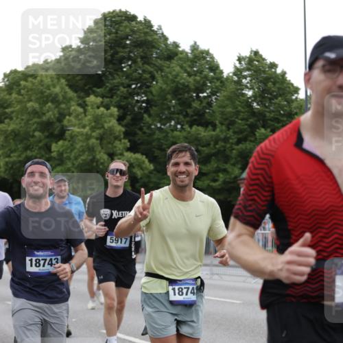 29.06.2025 - hella hamburg halbmarathon Jannik Wohlers http://msf.ph/oto/8260967 29.06.2025 10:32:44 Lombardsbrücke 1324, 1764, 2038, 2054, 2085, 2838, 2959, 3391, 3708, 3871, 4030, 4096, 4555, 4650, 5110, 5180, 5581, 5917, 6773, 7982, 8595, 9143, 9289, 9471, 9768, 11229, 11260, 11713, 11826, 12039, 12423, 12424, 12812, 12813, 12907, 13339, 13789, 14085, 14305, 14347, 14743, 15091, 15815, 15885, 15951, 15957, 15964, 16246, 16270, 16391, 16702, 17135, 17157, 17317, 17417, 17664, 18191, 18409, 18742, 18743, 18951, 19213 meine-sportfotos.de