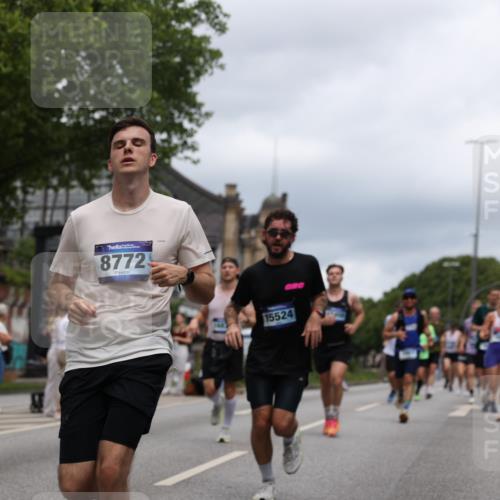 29.06.2025 - hella hamburg halbmarathon Yannick Fuchs http://msf.ph/oto/8260974 29.06.2025 10:48:38 20KM 1125, 1327, 1410, 1496, 1506, 1628, 1815, 2474, 2561, 2771, 2884, 3041, 3177, 3791, 3794, 3861, 3945, 4029, 4189, 4231, 4938, 5319, 6082, 6084, 6433, 6443, 6581, 6587, 6723, 6994, 8449, 8487, 8514, 8698, 8772, 8798, 8973, 9012, 9060, 9227, 10191, 10192, 10263, 10266, 10368, 10376, 11184, 11333, 11499, 11747, 11797, 11799, 11976, 12186, 12362, 12489, 12961, 13297, 13988, 14036, 14175, 14592, 14638, 14660, 14818, 14948, 15156, 15169, 15389, 15408, 15524, 15879, 16047 meine-sportfotos.de