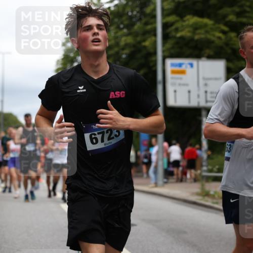 29.06.2025 - hella hamburg halbmarathon Yannick Fuchs http://msf.ph/oto/8261019 29.06.2025 10:48:38 20KM 1125, 1327, 1410, 1496, 1506, 1628, 1815, 2474, 2561, 2771, 2884, 3041, 3177, 3791, 3794, 3861, 3945, 4029, 4189, 4231, 4938, 5319, 6082, 6084, 6433, 6443, 6581, 6587, 6723, 6994, 8449, 8487, 8514, 8698, 8772, 8798, 8973, 9012, 9060, 9227, 10191, 10192, 10263, 10266, 10368, 10376, 11184, 11333, 11499, 11747, 11797, 11799, 11976, 12186, 12362, 12489, 12961, 13297, 13988, 14036, 14175, 14592, 14638, 14660, 14818, 14948, 15156, 15169, 15389, 15408, 15524, 15879, 16047 meine-sportfotos.de