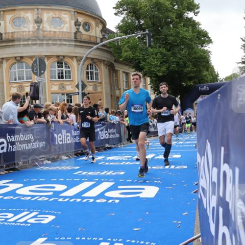 29.06.2025 - hella hamburg halbmarathon Strokosch-Dieckow http://msf.ph/oto/8261032 29.06.2025 10:43:20 Ziel 2653, 3109, 3124, 3146, 3928, 5506, 8664, 10099, 10237, 13348, 15921, 16314, 16720, 16997, 17391, 18274, 18942, 18987, 19009, 19051 meine-sportfotos.de