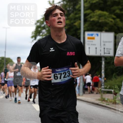 29.06.2025 - hella hamburg halbmarathon Yannick Fuchs http://msf.ph/oto/8261077 29.06.2025 10:48:38 20KM 1125, 1327, 1410, 1496, 1506, 1628, 1815, 2474, 2561, 2771, 2884, 3041, 3177, 3791, 3794, 3861, 3945, 4029, 4189, 4231, 4938, 5319, 6082, 6084, 6433, 6443, 6581, 6587, 6723, 6994, 8449, 8487, 8514, 8698, 8772, 8798, 8973, 9012, 9060, 9227, 10191, 10192, 10263, 10266, 10368, 10376, 11184, 11333, 11499, 11747, 11797, 11799, 11976, 12186, 12362, 12489, 12961, 13297, 13988, 14036, 14175, 14592, 14638, 14660, 14818, 14948, 15156, 15169, 15389, 15408, 15524, 15879, 16047 meine-sportfotos.de