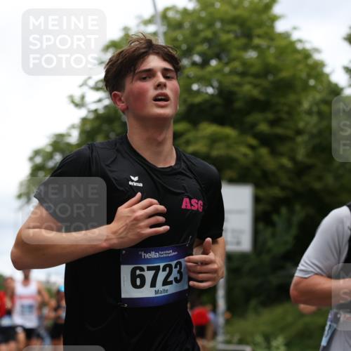 29.06.2025 - hella hamburg halbmarathon Yannick Fuchs http://msf.ph/oto/8261150 29.06.2025 10:48:38 20KM 1125, 1327, 1410, 1496, 1506, 1628, 1815, 2474, 2561, 2771, 2884, 3041, 3177, 3791, 3794, 3861, 3945, 4029, 4189, 4231, 4938, 5319, 6082, 6084, 6433, 6443, 6581, 6587, 6723, 6994, 8449, 8487, 8514, 8698, 8772, 8798, 8973, 9012, 9060, 9227, 10191, 10192, 10263, 10266, 10368, 10376, 11184, 11333, 11499, 11747, 11797, 11799, 11976, 12186, 12362, 12489, 12961, 13297, 13988, 14036, 14175, 14592, 14638, 14660, 14818, 14948, 15156, 15169, 15389, 15408, 15524, 15879, 16047 meine-sportfotos.de