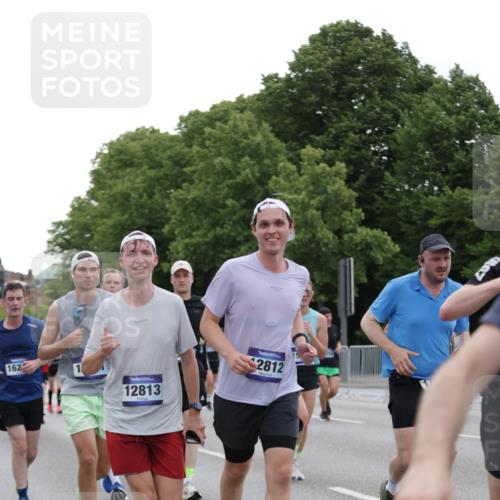 29.06.2025 - hella hamburg halbmarathon Jannik Wohlers http://msf.ph/oto/8261166 29.06.2025 10:32:46 Lombardsbrücke 1324, 1764, 2038, 2054, 2085, 2838, 2959, 3391, 3871, 4030, 4096, 4445, 4650, 5110, 5180, 5581, 5917, 6773, 7982, 8595, 9143, 9289, 9471, 11229, 11260, 11713, 11826, 12039, 12812, 12813, 13339, 14085, 14305, 14743, 15091, 15815, 15885, 15951, 15957, 15964, 16246, 16270, 16391, 17135, 17157, 17317, 17417, 18191, 18409, 18742, 18743, 18951 meine-sportfotos.de