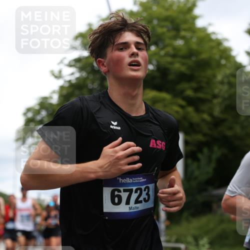 29.06.2025 - hella hamburg halbmarathon Yannick Fuchs http://msf.ph/oto/8261180 29.06.2025 10:48:38 20KM 1125, 1327, 1410, 1496, 1506, 1628, 1815, 2474, 2561, 2771, 2884, 3041, 3177, 3791, 3794, 3861, 3945, 4029, 4189, 4231, 4938, 5319, 6082, 6084, 6433, 6443, 6581, 6587, 6723, 6994, 8449, 8487, 8514, 8698, 8772, 8798, 8973, 9012, 9060, 9227, 10191, 10192, 10263, 10266, 10368, 10376, 11184, 11333, 11499, 11747, 11797, 11799, 11976, 12186, 12362, 12489, 12961, 13297, 13988, 14036, 14175, 14592, 14638, 14660, 14818, 14948, 15156, 15169, 15389, 15408, 15524, 15879, 16047 meine-sportfotos.de
