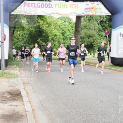29.06.2025 - hella hamburg halbmarathon MichiJ http://msf.ph/oto/8261181 29.06.2025 10:29:58 Zwischen KM18-KM19 4871, 10375, 10894, 16281, 17720 meine-sportfotos.de