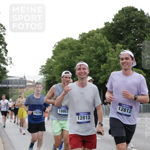 29.06.2025 - hella hamburg halbmarathon Jannik Wohlers http://msf.ph/oto/8261186 29.06.2025 10:32:46 Lombardsbrücke 1324, 1764, 2038, 2054, 2085, 2838, 2959, 3391, 3871, 4030, 4096, 4445, 4650, 5110, 5180, 5581, 5917, 6773, 7982, 8595, 9143, 9289, 9471, 11229, 11260, 11713, 11826, 12039, 12812, 12813, 13339, 14085, 14305, 14743, 15091, 15815, 15885, 15951, 15957, 15964, 16246, 16270, 16391, 17135, 17157, 17317, 17417, 18191, 18409, 18742, 18743, 18951 meine-sportfotos.de