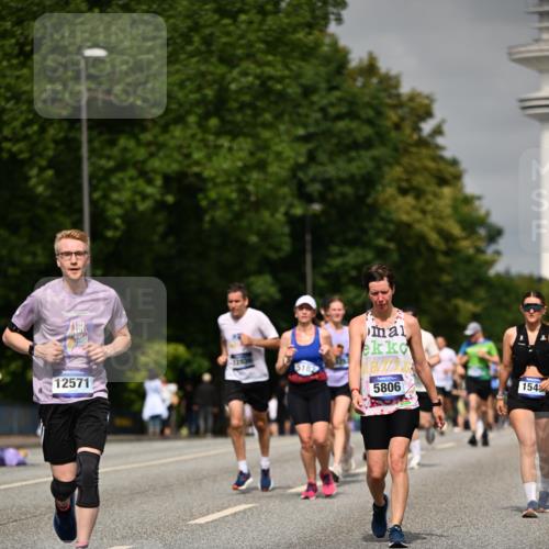 29.06.2025 - hella hamburg halbmarathon Dr. Thomas Lammeyer http://msf.ph/oto/8261188 29.06.2025 10:14:41 Kennedybrücke 1052, 1186, 1548, 1781, 2868, 5182, 5653, 5806, 8561, 8685, 9150, 9829, 11149 meine-sportfotos.de