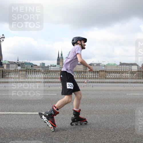 29.06.2025 - hella hamburg halbmarathon Lena Gebhardt http://msf.ph/oto/8261197 29.06.2025 09:03:37 Lombardsbrücke  meine-sportfotos.de
