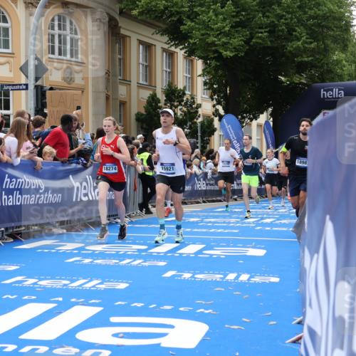 29.06.2025 - hella hamburg halbmarathon Strokosch-Dieckow http://msf.ph/oto/8261203 29.06.2025 10:43:22 Ziel 2653, 3109, 3124, 3146, 3928, 5124, 5436, 5506, 7635, 8664, 9931, 10099, 10237, 13348, 15921, 16314, 16720, 16997, 17391, 18274, 18810, 18942, 18987, 19009, 19051 meine-sportfotos.de