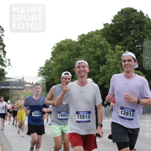 29.06.2025 - hella hamburg halbmarathon Jannik Wohlers http://msf.ph/oto/8261212 29.06.2025 10:32:46 Lombardsbrücke 1324, 1764, 2038, 2054, 2085, 2838, 2959, 3391, 3871, 4030, 4096, 4445, 4650, 5110, 5180, 5581, 5917, 6773, 7982, 8595, 9143, 9289, 9471, 11229, 11260, 11713, 11826, 12039, 12812, 12813, 13339, 14085, 14305, 14743, 15091, 15815, 15885, 15951, 15957, 15964, 16246, 16270, 16391, 17135, 17157, 17317, 17417, 18191, 18409, 18742, 18743, 18951 meine-sportfotos.de