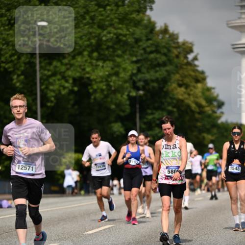 29.06.2025 - hella hamburg halbmarathon Dr. Thomas Lammeyer http://msf.ph/oto/8261228 29.06.2025 10:14:41 Kennedybrücke 1052, 1186, 1548, 1781, 2868, 5182, 5653, 5806, 8561, 8685, 9150, 9829, 11149 meine-sportfotos.de