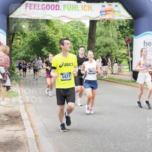 29.06.2025 - hella hamburg halbmarathon MichiJ http://msf.ph/oto/8261245 29.06.2025 10:53:48 Zwischen KM18-KM19 1329, 2868, 3630, 4532, 5431, 11509, 12998, 16379, 17500, 18857 meine-sportfotos.de
