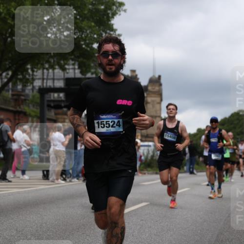 29.06.2025 - hella hamburg halbmarathon Yannick Fuchs http://msf.ph/oto/8261246 29.06.2025 10:48:39 20KM 1125, 1327, 1410, 1496, 1506, 1628, 2119, 2474, 2561, 2771, 2884, 3041, 3177, 3791, 3794, 3861, 3945, 4029, 4189, 4231, 4938, 5319, 6082, 6084, 6433, 6443, 6581, 6587, 6723, 8449, 8487, 8514, 8698, 8772, 8798, 8973, 9012, 9060, 9227, 10191, 10192, 10263, 10266, 10368, 10376, 11184, 11333, 11499, 11747, 11797, 11799, 11976, 12186, 12362, 12489, 12961, 13297, 13988, 14036, 14175, 14592, 14638, 14660, 14818, 14948, 15156, 15169, 15389, 15408, 15524, 15879, 16047, 18380 meine-sportfotos.de