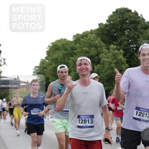 29.06.2025 - hella hamburg halbmarathon Jannik Wohlers http://msf.ph/oto/8261323 29.06.2025 10:32:46 Lombardsbrücke 1324, 1764, 2038, 2054, 2085, 2838, 2959, 3391, 3871, 4030, 4096, 4445, 4650, 5110, 5180, 5581, 5917, 6773, 7982, 8595, 9143, 9289, 9471, 11229, 11260, 11713, 11826, 12039, 12812, 12813, 13339, 14085, 14305, 14743, 15091, 15815, 15885, 15951, 15957, 15964, 16246, 16270, 16391, 17135, 17157, 17317, 17417, 18191, 18409, 18742, 18743, 18951 meine-sportfotos.de