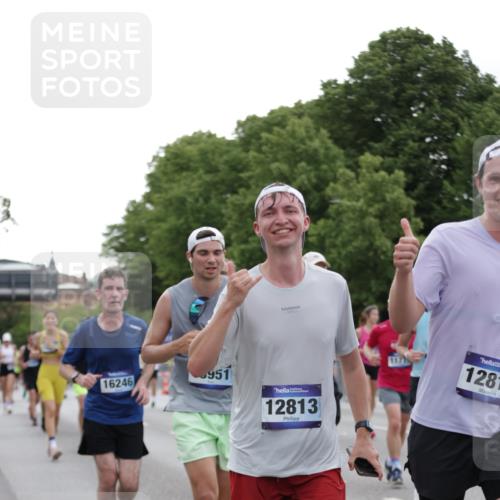 29.06.2025 - hella hamburg halbmarathon Jannik Wohlers http://msf.ph/oto/8261350 29.06.2025 10:32:46 Lombardsbrücke 1324, 1764, 2038, 2054, 2085, 2838, 2959, 3391, 3871, 4030, 4096, 4445, 4650, 5110, 5180, 5581, 5917, 6773, 7982, 8595, 9143, 9289, 9471, 11229, 11260, 11713, 11826, 12039, 12812, 12813, 13339, 14085, 14305, 14743, 15091, 15815, 15885, 15951, 15957, 15964, 16246, 16270, 16391, 17135, 17157, 17317, 17417, 18191, 18409, 18742, 18743, 18951 meine-sportfotos.de