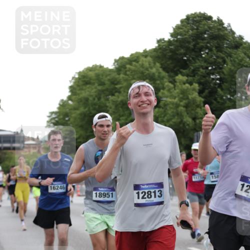 29.06.2025 - hella hamburg halbmarathon Jannik Wohlers http://msf.ph/oto/8261361 29.06.2025 10:32:47 Lombardsbrücke 1324, 1764, 2038, 2054, 2085, 2838, 2959, 3341, 3391, 3871, 4030, 4096, 4445, 4650, 5110, 5180, 5581, 5917, 6773, 7982, 8595, 9143, 9289, 9591, 9592, 11229, 11260, 11713, 11826, 12039, 12812, 12813, 13339, 14085, 14305, 14743, 15091, 15815, 15885, 15951, 15957, 15964, 16246, 16270, 16391, 17135, 17417, 18191, 18409, 18742, 18743, 18951 meine-sportfotos.de