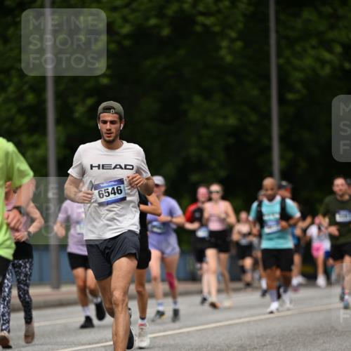 29.06.2025 - hella hamburg halbmarathon Dr. Thomas Lammeyer http://msf.ph/oto/8261378 29.06.2025 10:35:16 Kennedybrücke 1059, 1097, 1472, 1547, 1979, 2414, 2754, 2755, 2914, 3281, 3443, 4561, 4817, 5437, 5943, 6057, 6078, 6195, 6546, 6616, 6725, 6787, 7120, 7604, 7772, 8050, 8812, 8941, 10586 meine-sportfotos.de