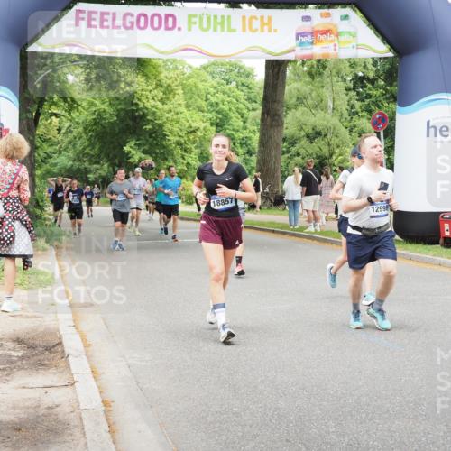 29.06.2025 - hella hamburg halbmarathon MichiJ http://msf.ph/oto/8261388 29.06.2025 10:53:50 Zwischen KM18-KM19 2868, 3630, 4532, 5431, 10042, 11509, 12998, 16379, 17500, 18857 meine-sportfotos.de
