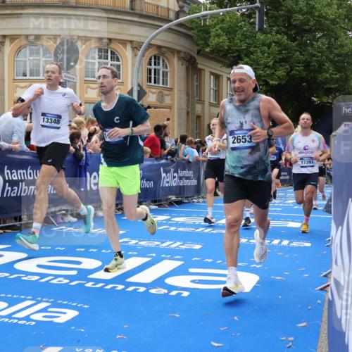 29.06.2025 - hella hamburg halbmarathon Strokosch-Dieckow http://msf.ph/oto/8261446 29.06.2025 10:43:26 Ziel 2653, 3146, 3928, 4080, 5124, 5436, 5506, 7635, 8664, 9931, 10237, 10246, 11648, 12623, 13348, 14484, 15921, 16338, 16720, 17391, 18274, 18513, 18775, 18810, 18942, 18987, 19009, 19051, 19229 meine-sportfotos.de