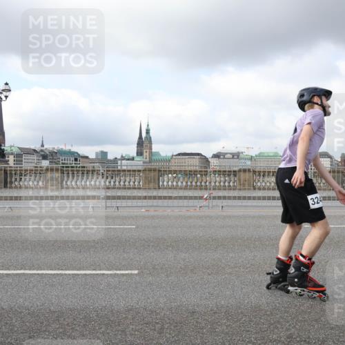 29.06.2025 - hella hamburg halbmarathon Lena Gebhardt http://msf.ph/oto/8261475 29.06.2025 09:03:38 Lombardsbrücke  meine-sportfotos.de