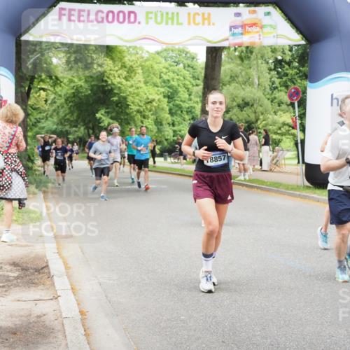 29.06.2025 - hella hamburg halbmarathon MichiJ http://msf.ph/oto/8261508 29.06.2025 10:53:51 Zwischen KM18-KM19 2868, 3630, 4532, 5431, 10042, 11509, 12998, 16379, 18857 meine-sportfotos.de