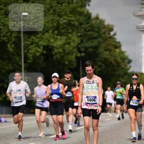29.06.2025 - hella hamburg halbmarathon Dr. Thomas Lammeyer http://msf.ph/oto/8261512 29.06.2025 10:14:43 Kennedybrücke 1186, 1548, 1781, 2868, 5182, 5653, 5806, 8561, 8685, 9150, 9829, 10196, 11149 meine-sportfotos.de