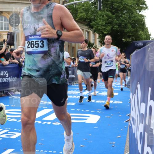 29.06.2025 - hella hamburg halbmarathon Strokosch-Dieckow http://msf.ph/oto/8261513 29.06.2025 10:43:27 Ziel 2653, 3928, 4080, 5124, 5436, 5506, 7635, 8664, 9931, 10237, 10246, 11648, 12623, 13348, 14484, 15921, 16338, 16720, 17391, 18274, 18513, 18775, 18810, 18942, 18987, 19009, 19051, 19229 meine-sportfotos.de