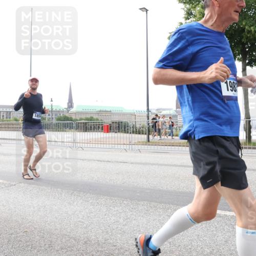 29.06.2025 - hella hamburg halbmarathon Lena Gebhardt http://msf.ph/oto/8261518 29.06.2025 10:46:00 Lombardsbrücke 1004, 1033, 1060, 1085, 1100, 1104, 1421, 1426, 1532, 1555, 1854, 1867, 1868, 1983, 2008, 2398, 2423, 2522, 2550, 2657, 2664, 2773, 2813, 2917, 2951, 2954, 2965, 2973, 3410, 4104, 4119, 4223, 4224, 4317, 4388, 4572, 5044, 5635, 5697, 5703, 5769, 5770, 5854, 5892, 6133, 6333, 6392, 6623, 7268, 7356, 7605, 7894, 7960, 7983, 8047, 8745, 9120, 9121, 9129, 9337, 9426, 9445, 10327, 10329, 10367, 10511, 11358, 11361, 11876, 11910, 12298, 12507 meine-sportfotos.de
