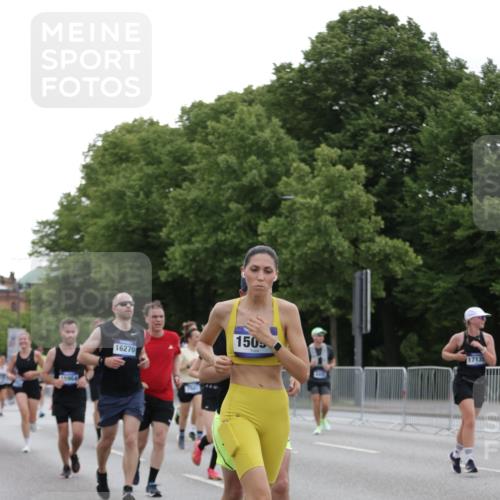 29.06.2025 - hella hamburg halbmarathon Jannik Wohlers http://msf.ph/oto/8261521 29.06.2025 10:32:50 Lombardsbrücke 1324, 1764, 2038, 2054, 2085, 2838, 3341, 3812, 3871, 4030, 4445, 4650, 5180, 5581, 5917, 6773, 8595, 9289, 9591, 9592, 9780, 11229, 11713, 11826, 12039, 12812, 12813, 13339, 14085, 14305, 14743, 15091, 15815, 15885, 15951, 15957, 15964, 16246, 16270, 16391, 17135, 18409, 18742, 18743, 18951 meine-sportfotos.de