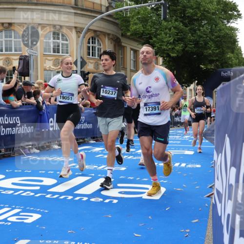 29.06.2025 - hella hamburg halbmarathon Strokosch-Dieckow http://msf.ph/oto/8261542 29.06.2025 10:43:27 Ziel 2653, 3928, 4080, 5124, 5436, 5506, 7635, 8664, 9931, 10237, 10246, 11648, 12623, 13348, 14484, 15921, 16338, 16720, 17391, 18274, 18513, 18775, 18810, 18942, 18987, 19009, 19051, 19229 meine-sportfotos.de