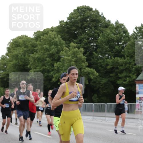 29.06.2025 - hella hamburg halbmarathon Jannik Wohlers http://msf.ph/oto/8261616 29.06.2025 10:32:51 Lombardsbrücke 1324, 1764, 2038, 2054, 2085, 2838, 3341, 3812, 3871, 4030, 4445, 4650, 5180, 5581, 5917, 6773, 8595, 9289, 9591, 9592, 9780, 11229, 11713, 11826, 12039, 12812, 12813, 13339, 14085, 14743, 15091, 15815, 15885, 15951, 15957, 15964, 16246, 16270, 16391, 17135, 18409, 18742, 18743, 18951 meine-sportfotos.de