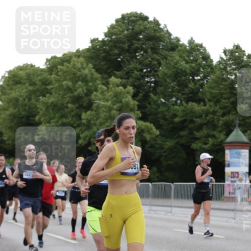 29.06.2025 - hella hamburg halbmarathon Jannik Wohlers http://msf.ph/oto/8261654 29.06.2025 10:32:51 Lombardsbrücke 1324, 1764, 2038, 2054, 2085, 2838, 3341, 3812, 3871, 4030, 4445, 4650, 5180, 5581, 5917, 6773, 8595, 9289, 9591, 9592, 9780, 11229, 11713, 11826, 12039, 12812, 12813, 13339, 14085, 14743, 15091, 15815, 15885, 15951, 15957, 15964, 16246, 16270, 16391, 17135, 18409, 18742, 18743, 18951 meine-sportfotos.de