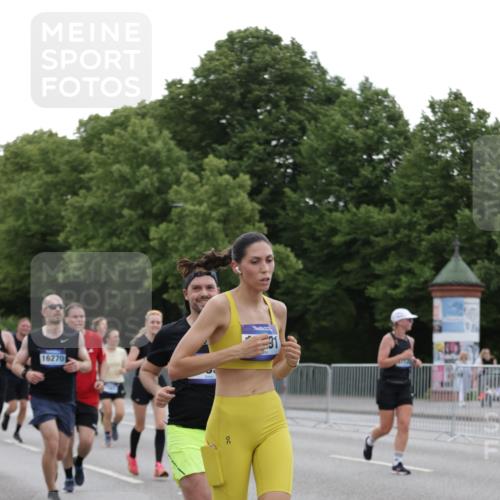 29.06.2025 - hella hamburg halbmarathon Jannik Wohlers http://msf.ph/oto/8261674 29.06.2025 10:32:51 Lombardsbrücke 1324, 1764, 2038, 2054, 2085, 2838, 3341, 3812, 3871, 4030, 4445, 4650, 5180, 5581, 5917, 6773, 8595, 9289, 9591, 9592, 9780, 11229, 11713, 11826, 12039, 12812, 12813, 13339, 14085, 14743, 15091, 15815, 15885, 15951, 15957, 15964, 16246, 16270, 16391, 17135, 18409, 18742, 18743, 18951 meine-sportfotos.de