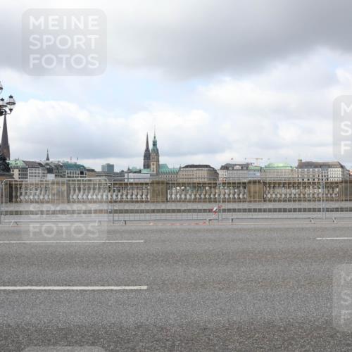 29.06.2025 - hella hamburg halbmarathon Lena Gebhardt http://msf.ph/oto/8261676 29.06.2025 09:03:46 Lombardsbrücke  meine-sportfotos.de