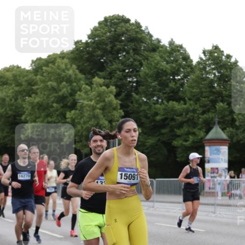 29.06.2025 - hella hamburg halbmarathon Jannik Wohlers http://msf.ph/oto/8261696 29.06.2025 10:32:51 Lombardsbrücke 1324, 1764, 2038, 2054, 2085, 2838, 3341, 3812, 3871, 4030, 4445, 4650, 5180, 5581, 5917, 6773, 8595, 9289, 9591, 9592, 9780, 11229, 11713, 11826, 12039, 12812, 12813, 13339, 14085, 14743, 15091, 15815, 15885, 15951, 15957, 15964, 16246, 16270, 16391, 17135, 18409, 18742, 18743, 18951 meine-sportfotos.de
