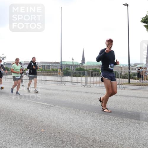 29.06.2025 - hella hamburg halbmarathon Lena Gebhardt http://msf.ph/oto/8261874 29.06.2025 10:46:01 Lombardsbrücke 1004, 1033, 1060, 1085, 1100, 1104, 1421, 1426, 1429, 1465, 1532, 1555, 1854, 1867, 1868, 1983, 2008, 2398, 2423, 2522, 2550, 2773, 2813, 2917, 2951, 2954, 2965, 2973, 3410, 4104, 4119, 4223, 4317, 4388, 4572, 5044, 5635, 5697, 5703, 5769, 5770, 5854, 5892, 6068, 6133, 6333, 6392, 6623, 7268, 7356, 7605, 7894, 7960, 7983, 8047, 8745, 9120, 9121, 9129, 9337, 9426, 9445, 10327, 10329, 10367, 10511, 11358, 11361, 11876, 11910, 12298, 12507 meine-sportfotos.de