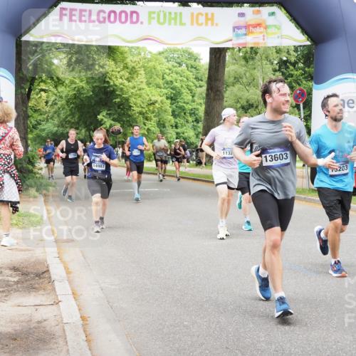 29.06.2025 - hella hamburg halbmarathon MichiJ http://msf.ph/oto/8261882 29.06.2025 10:53:54 Zwischen KM18-KM19 1866, 3630, 4532, 5431, 10042, 11321, 11509, 12998, 13203, 13603, 14987, 18857 meine-sportfotos.de
