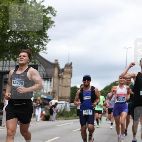 29.06.2025 - hella hamburg halbmarathon Yannick Fuchs http://msf.ph/oto/8261909 29.06.2025 10:48:40 20KM 1125, 1327, 1410, 1496, 1506, 1628, 2119, 2474, 2561, 2771, 2884, 2955, 3041, 3177, 3652, 3791, 3794, 3861, 3945, 4029, 4189, 4231, 4938, 5319, 6082, 6084, 6433, 6443, 6581, 6587, 6723, 8449, 8487, 8514, 8698, 8772, 8973, 9012, 9060, 9227, 10191, 10192, 10263, 10266, 10368, 10376, 11184, 11333, 11499, 11747, 11797, 11799, 11976, 12186, 12489, 12961, 13297, 13988, 14036, 14175, 14592, 14638, 14660, 14948, 15389, 15408, 15524, 15879, 16047, 17842, 18380 meine-sportfotos.de