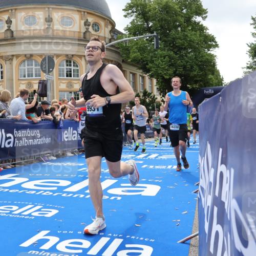 29.06.2025 - hella hamburg halbmarathon Strokosch-Dieckow http://msf.ph/oto/8261936 29.06.2025 10:43:32 Ziel 3116, 3928, 4080, 4318, 5124, 5436, 5506, 7635, 8664, 9114, 9931, 10246, 11648, 12623, 13421, 13996, 14484, 14690, 15328, 15932, 16338, 17912, 18449, 18513, 18775, 18810, 18942, 19229 meine-sportfotos.de