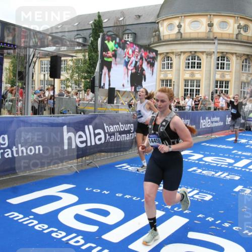 29.06.2025 - hella hamburg halbmarathon Michael Strokosch http://msf.ph/oto/8262028 29.06.2025 10:51:46 Ziel 2396, 6286, 7224, 8710, 8819, 12224, 14012, 14458, 15496, 15727, 15831, 15899, 17682, 19020, 19053 meine-sportfotos.de