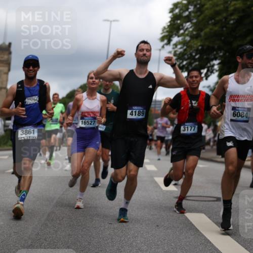 29.06.2025 - hella hamburg halbmarathon Yannick Fuchs http://msf.ph/oto/8262048 29.06.2025 10:48:40 20KM 1125, 1327, 1410, 1496, 1506, 1628, 2119, 2474, 2561, 2771, 2884, 2955, 3041, 3177, 3652, 3791, 3794, 3861, 3945, 4029, 4189, 4231, 4938, 5319, 6082, 6084, 6433, 6443, 6581, 6587, 6723, 8449, 8487, 8514, 8698, 8772, 8973, 9012, 9060, 9227, 10191, 10192, 10263, 10266, 10368, 10376, 11184, 11333, 11499, 11747, 11797, 11799, 11976, 12186, 12489, 12961, 13297, 13988, 14036, 14175, 14592, 14638, 14660, 14948, 15389, 15408, 15524, 15879, 16047, 17842, 18380 meine-sportfotos.de