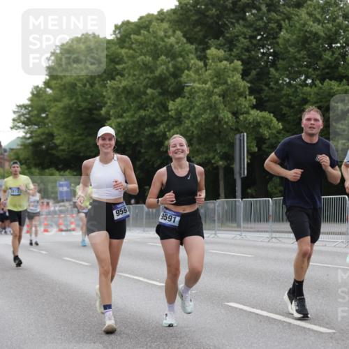 29.06.2025 - hella hamburg halbmarathon Jannik Wohlers http://msf.ph/oto/8262058 29.06.2025 10:32:55 Lombardsbrücke 1764, 1995, 2038, 2054, 2085, 2838, 3341, 3812, 4164, 4445, 5180, 5581, 5917, 6773, 7705, 8595, 9289, 9591, 9592, 9750, 9780, 11229, 11713, 11826, 12039, 12812, 12813, 13339, 14085, 15091, 15815, 15885, 15964, 16246, 16270, 16391, 17135, 18742, 18743, 18951 meine-sportfotos.de