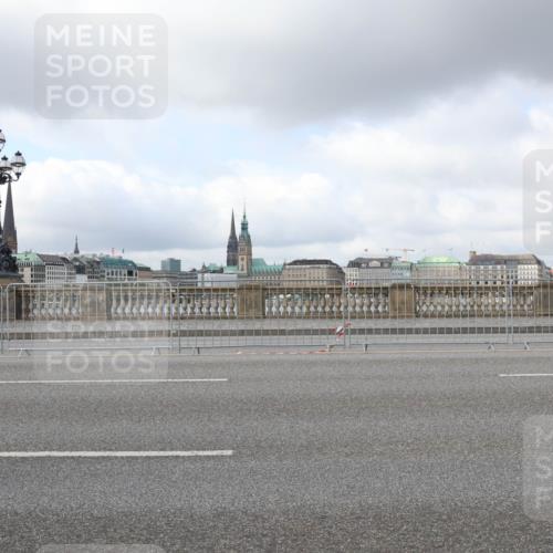 29.06.2025 - hella hamburg halbmarathon Lena Gebhardt http://msf.ph/oto/8262093 29.06.2025 09:03:46 Lombardsbrücke  meine-sportfotos.de