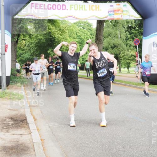 29.06.2025 - hella hamburg halbmarathon MichiJ http://msf.ph/oto/8262116 29.06.2025 10:30:04 Zwischen KM18-KM19 1631, 1962, 4871, 5387, 5436, 7116, 9547, 12434, 17177, 18004, 18491 meine-sportfotos.de