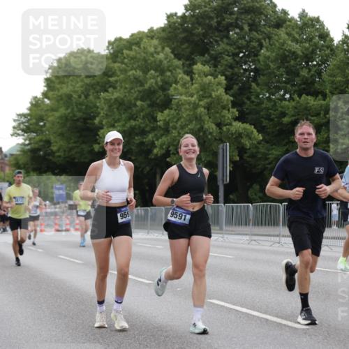 29.06.2025 - hella hamburg halbmarathon Jannik Wohlers http://msf.ph/oto/8262138 29.06.2025 10:32:55 Lombardsbrücke 1764, 1995, 2038, 2054, 2085, 2838, 3341, 3812, 4164, 4445, 5180, 5581, 5917, 6773, 7705, 8595, 9289, 9591, 9592, 9750, 9780, 11229, 11713, 11826, 12039, 12812, 12813, 13339, 14085, 15091, 15815, 15885, 15964, 16246, 16270, 16391, 17135, 18742, 18743, 18951 meine-sportfotos.de